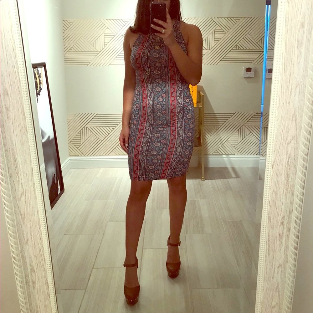 Tribal pattern backless dress